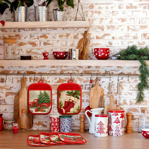 Vesici 15-piece Christmas pot holder kit covers varied kitchen tasks.