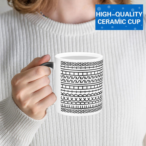 Vesici heat-change mug multicolor design enhances any kitchen or desk space.