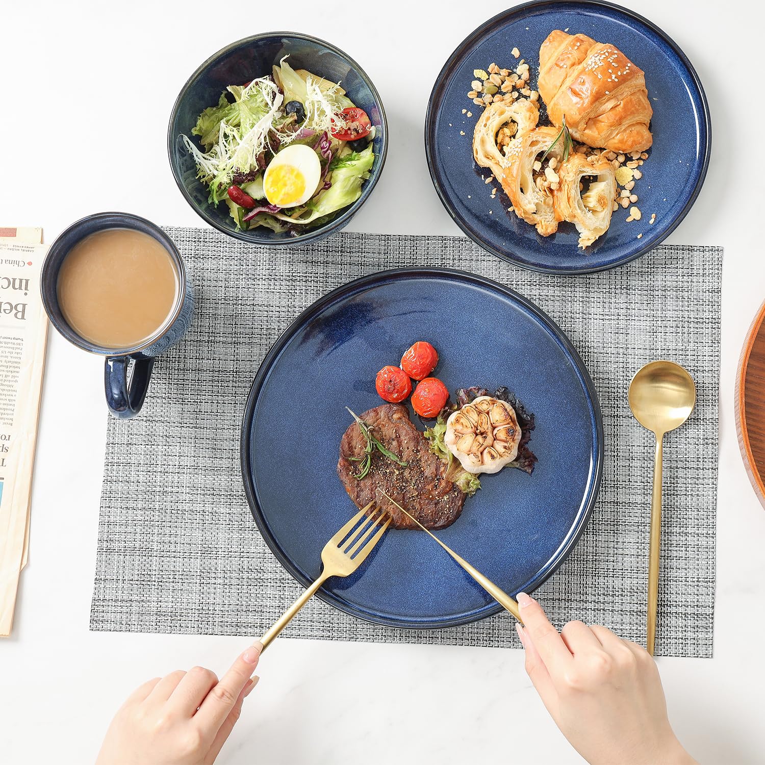 VICRAYS blue service-for-4 set ideal for family dinners