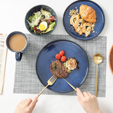 VICRAYS blue service-for-4 set ideal for family dinners