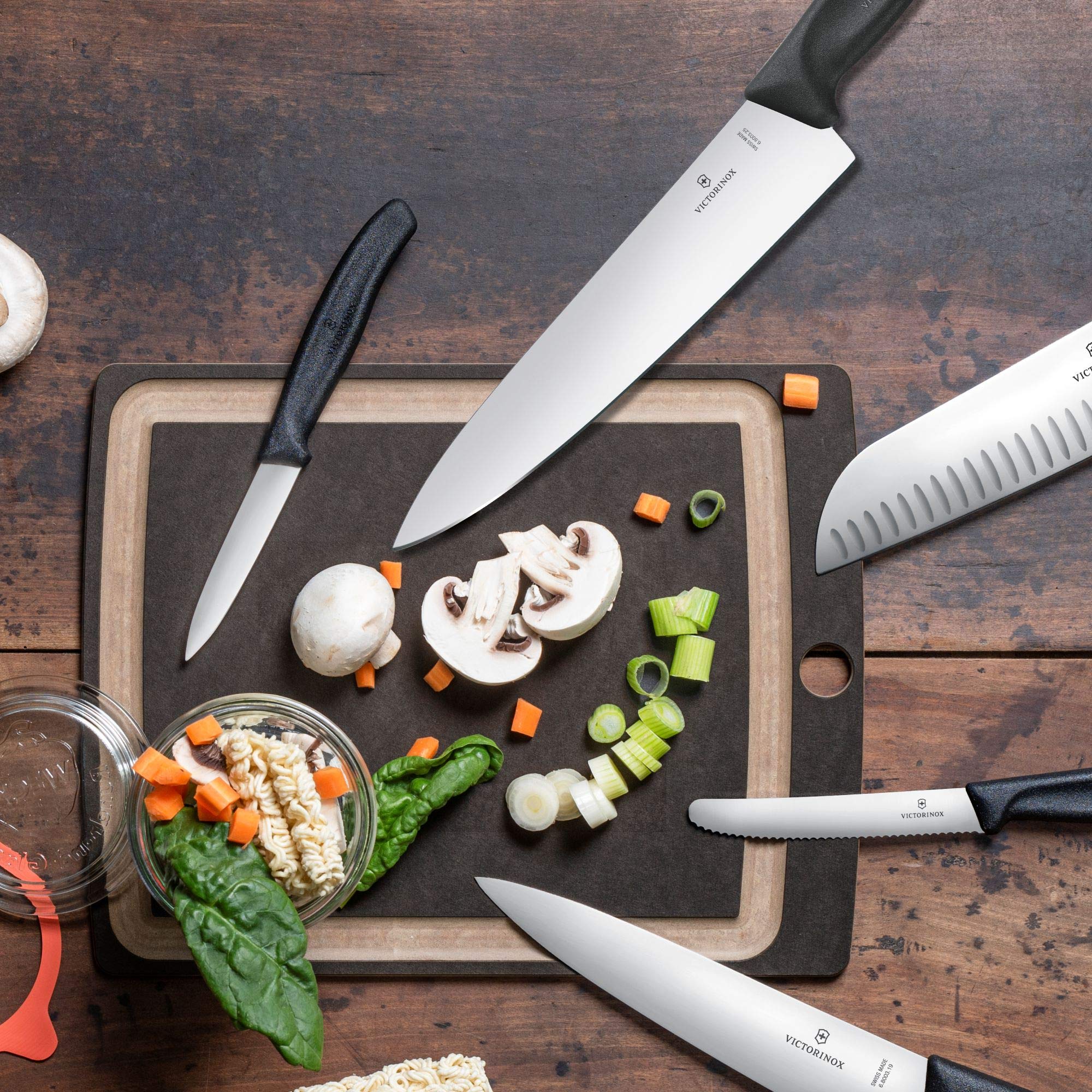 Victorinox knife balanced weight for controlled cuts