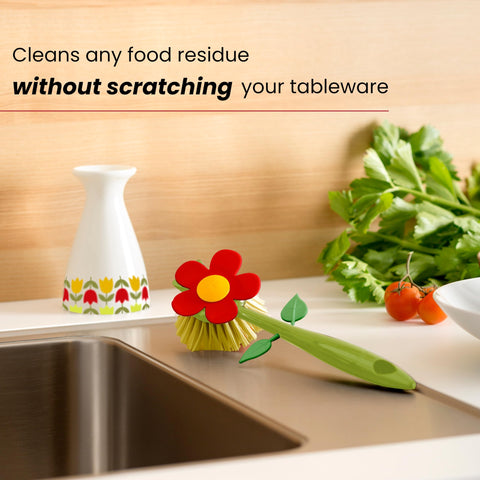Vigar Flower Power dish brush with nylon bristles tackling grease without scratching surfaces