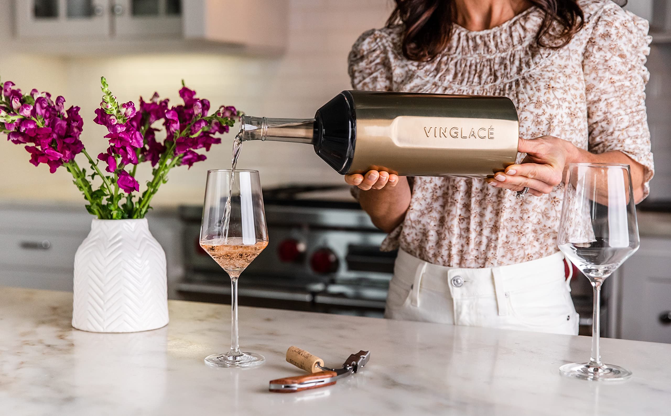 Vinglacé gift-box-ready chiller makes a thoughtful wine gift