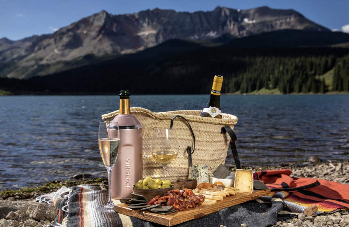 Vinglacé on-the-go chiller keeps bottles cold outdoors