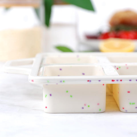 Vinino space saving stackable silicone pan for organized storage.