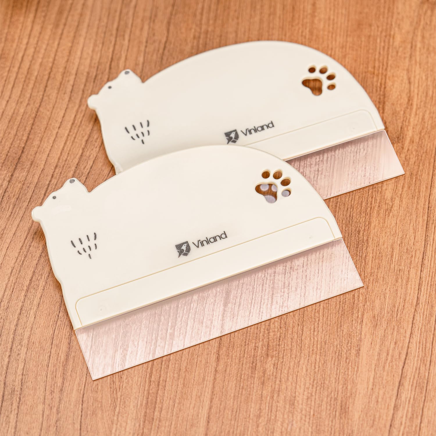 Vinland 2pcs cake scraper set with flexible blades for clean edges.