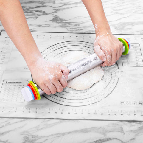 Vinoil baking mat with measurement lines supports consistent dough thickness.