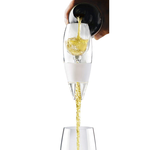 Vinturi Classic setup during a wine tasting with white wine