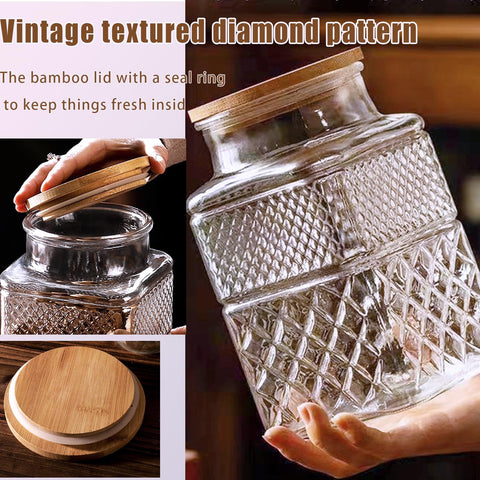 Viovian wide mouth design for easy pouring and scooping.