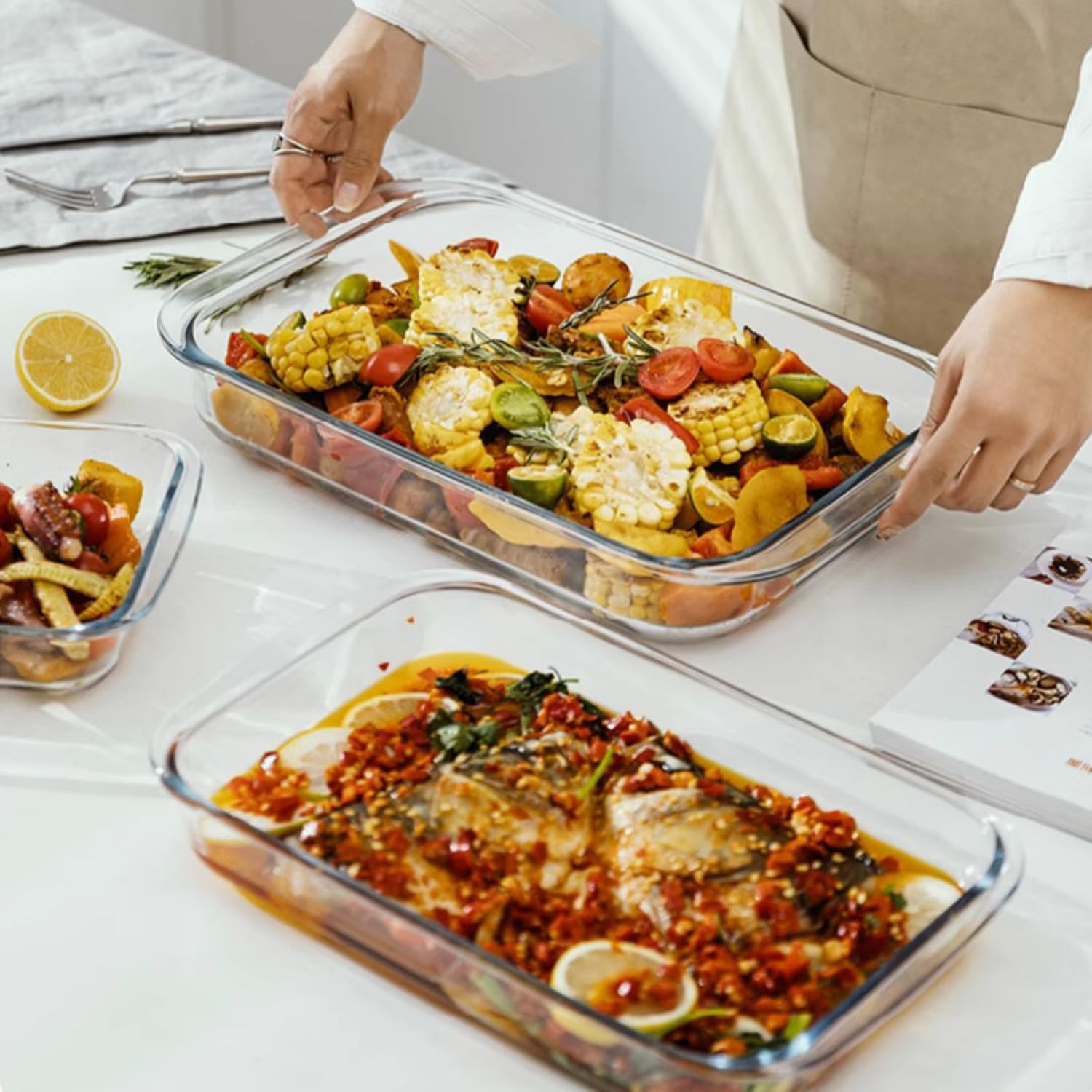 VIPHIEC compact 10x5.8x1.8-inch bakeware, fits standard ovens.