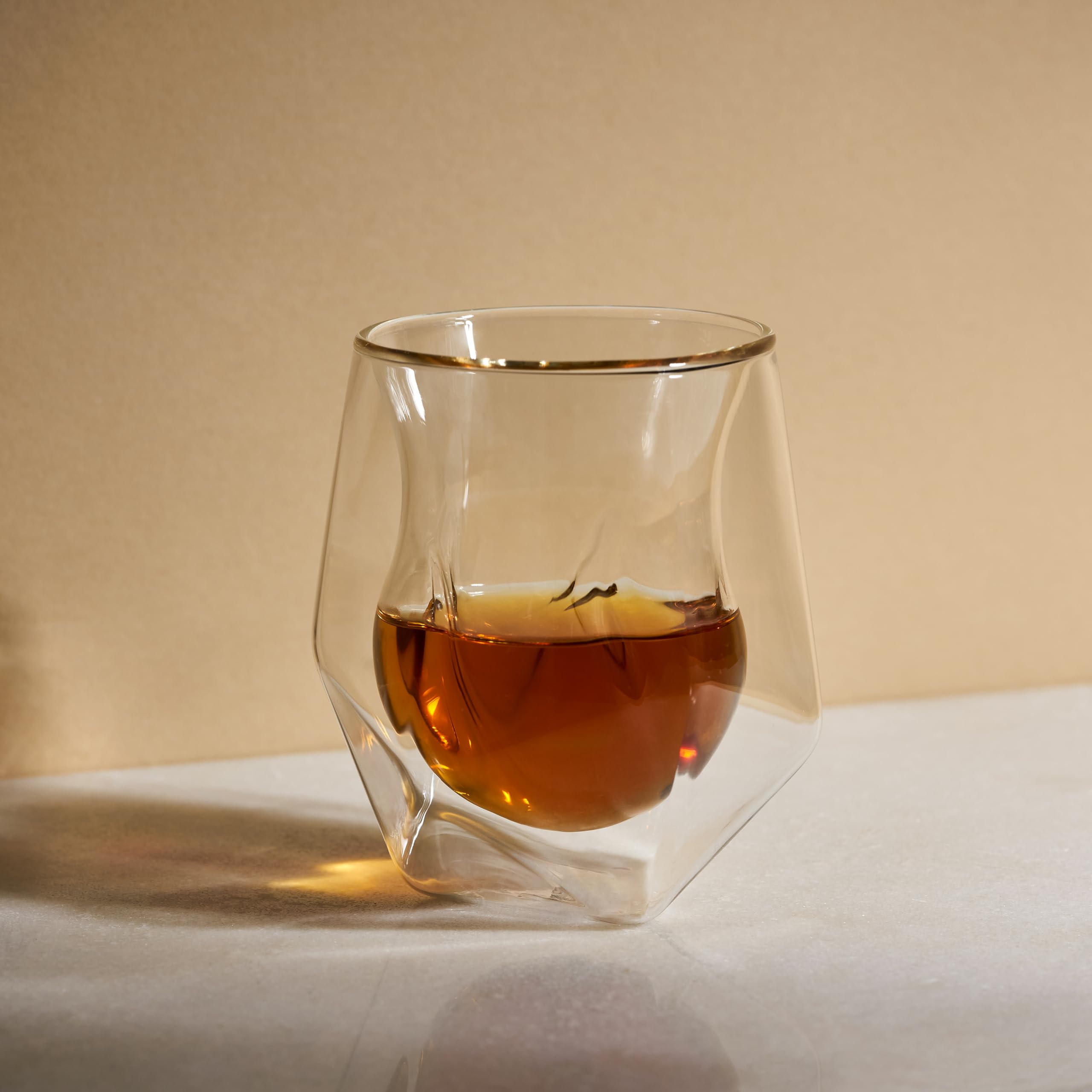 Viski gift for whiskey lovers suits seasoned enthusiasts.