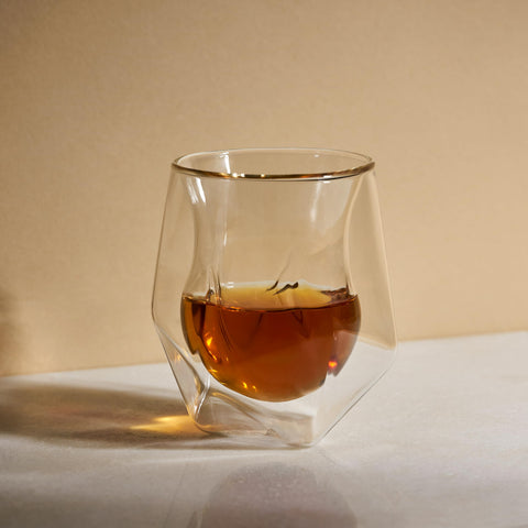 Viski gift for whiskey lovers suits seasoned enthusiasts.