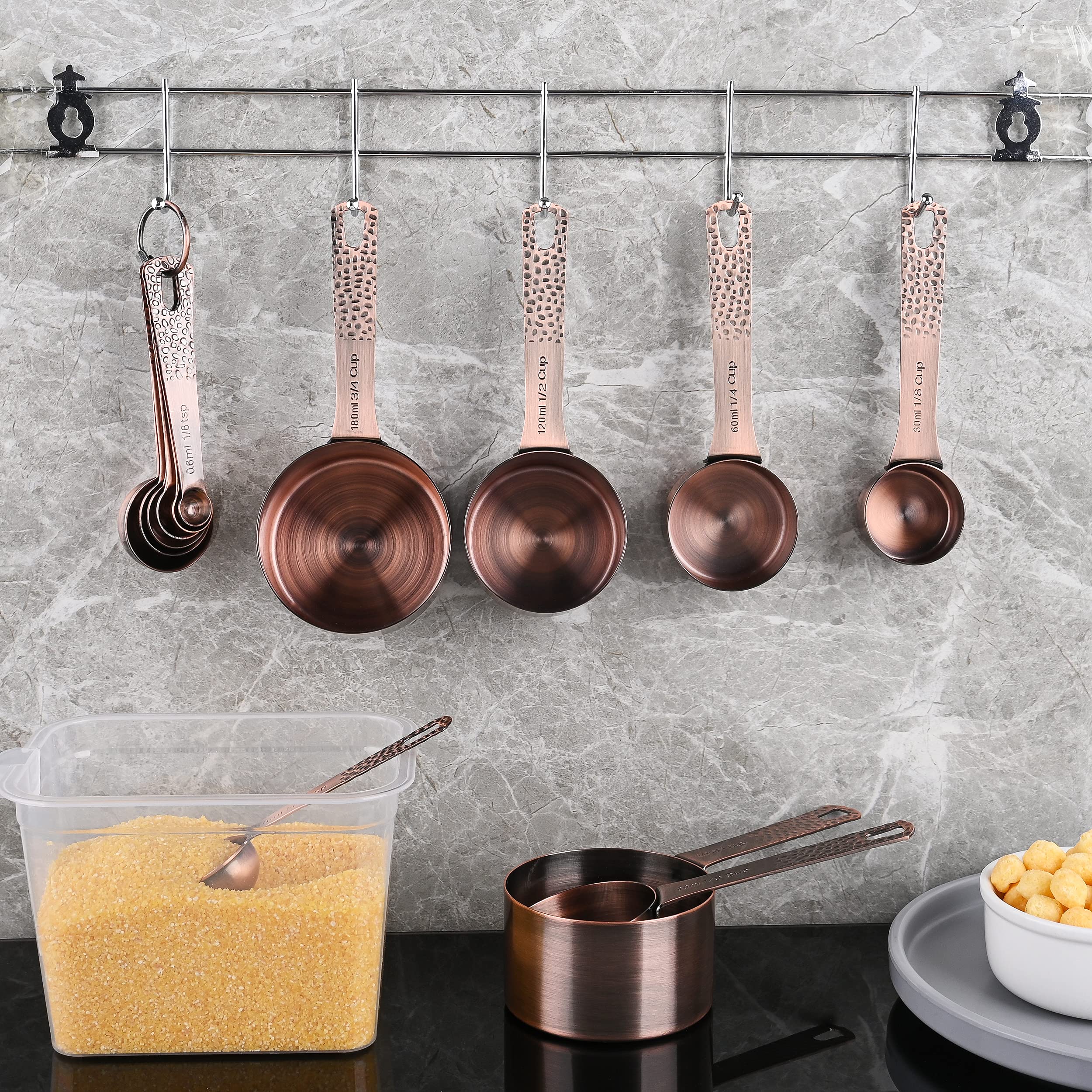 Viwehots copper-plated stainless steel construction adds rust resistance.
