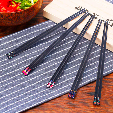 VIWIK gift-set packaging presents a thoughtful dining accessory.