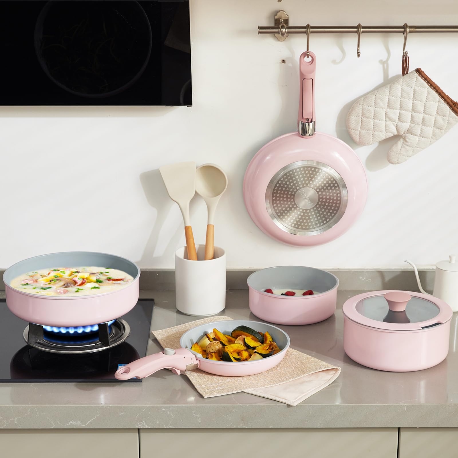 Vkoocy detachable handle system shown with cookware