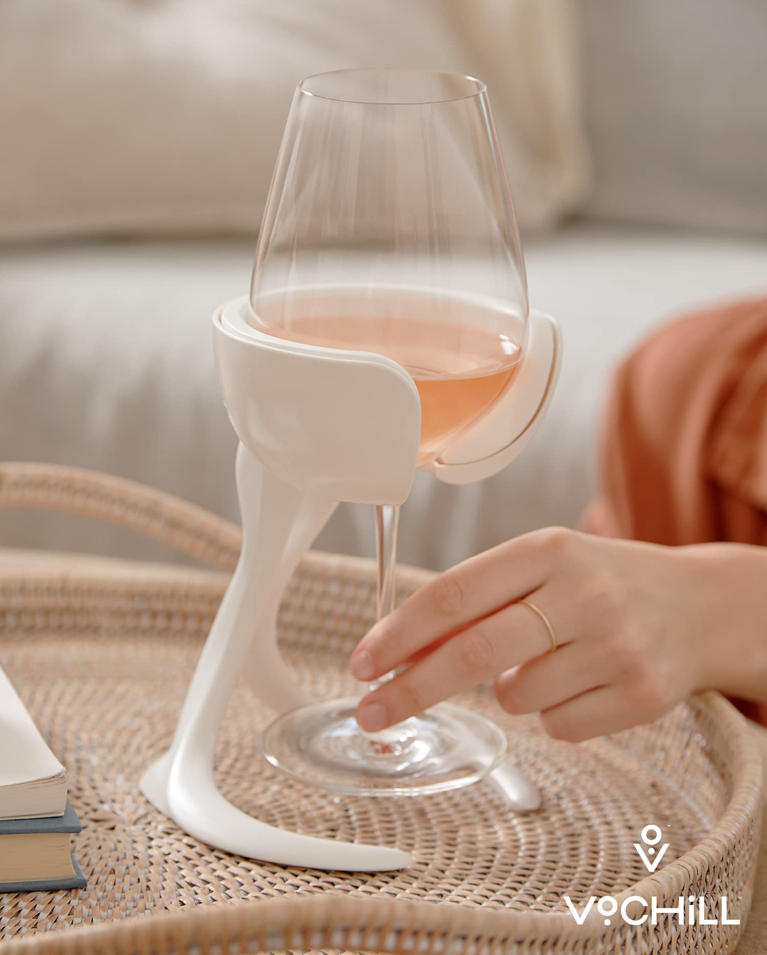VoChill in-hand use demonstrates easy transfer between sips while keeping chill.
