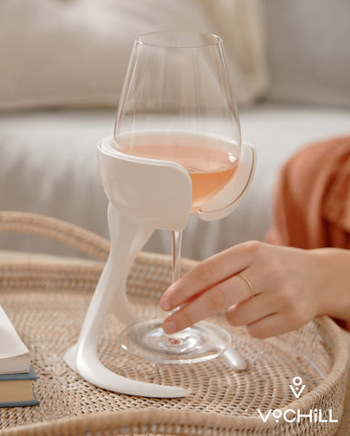 VoChill in-hand use demonstrates easy transfer between sips while keeping chill.