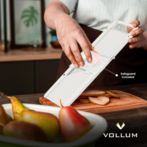 Vollum Wide Mandoline medium slice blade for versatile textures.