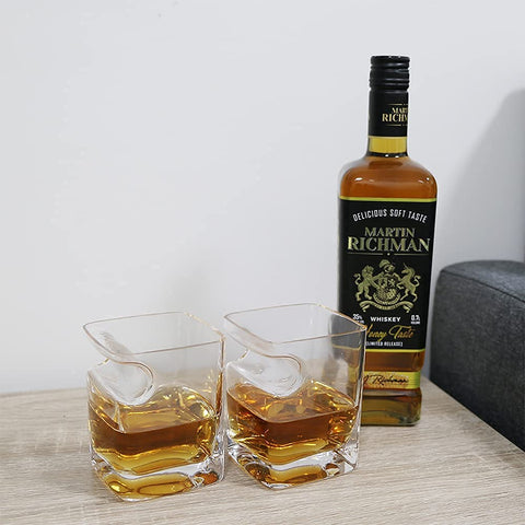 Vonams Stone crystal-clear whiskey glass highlighting clarity and shine
