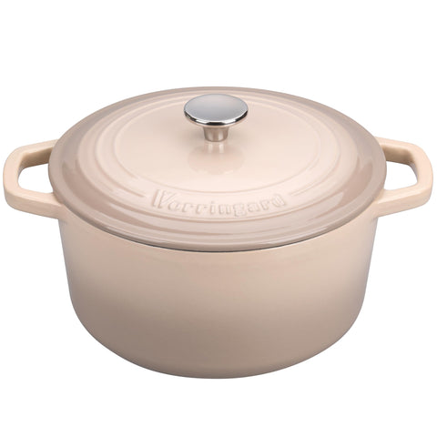 Vorringard crusty loaf shot shows golden crust and soft interior.