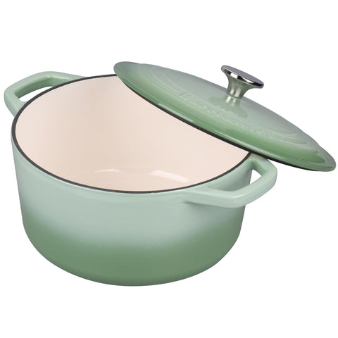 VORRINGARD dutch oven shown ready for table service.