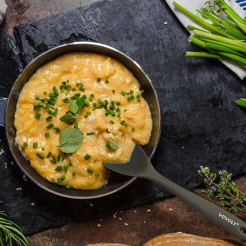 VOVOLY easy-clean silicone surface helps remove residues after cooking.