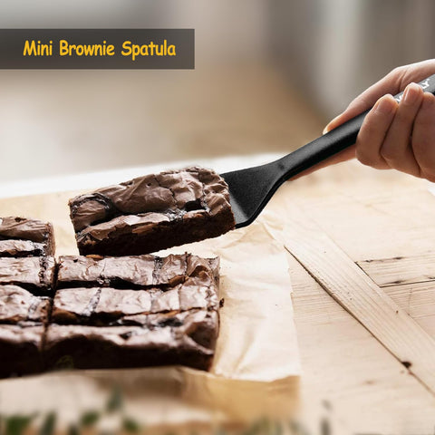 Vovoly nonstick-safe spatula protects coated pans for easy food release