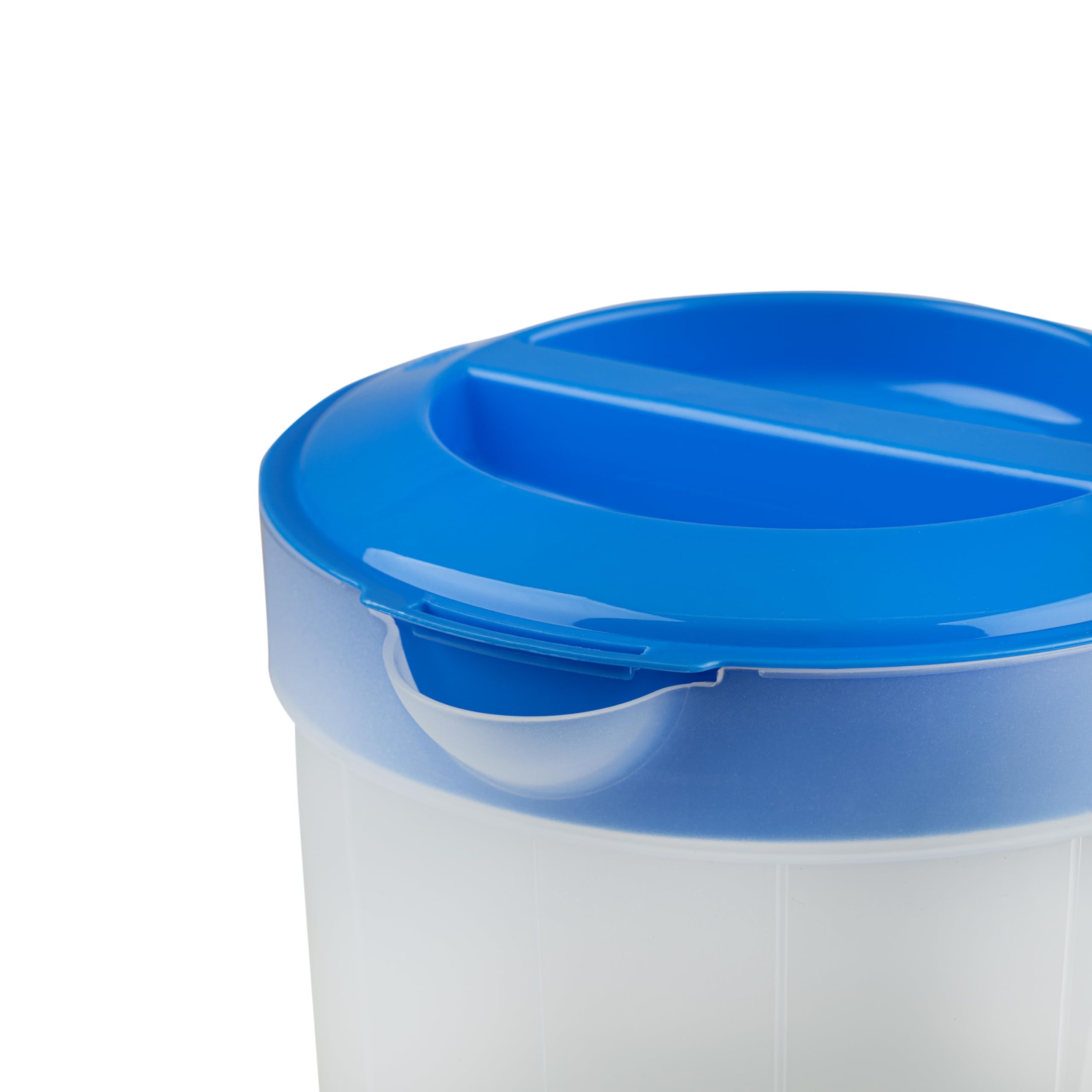 VOXRO pitcher dishwasher-freezer-safe tag shown, highlighting easy cleanup and storage.