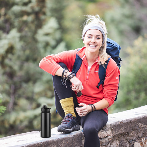 VQRRCKI bottle supports gym sessions and travel hydration.