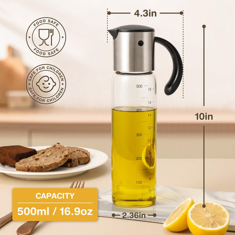 Vucchini borosilicate glass bottle withstands heat while preserving freshness