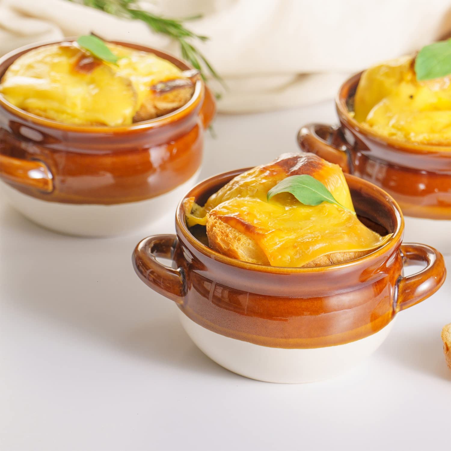 Vumdua bowls suited for chili, stews, and pot pies at table.