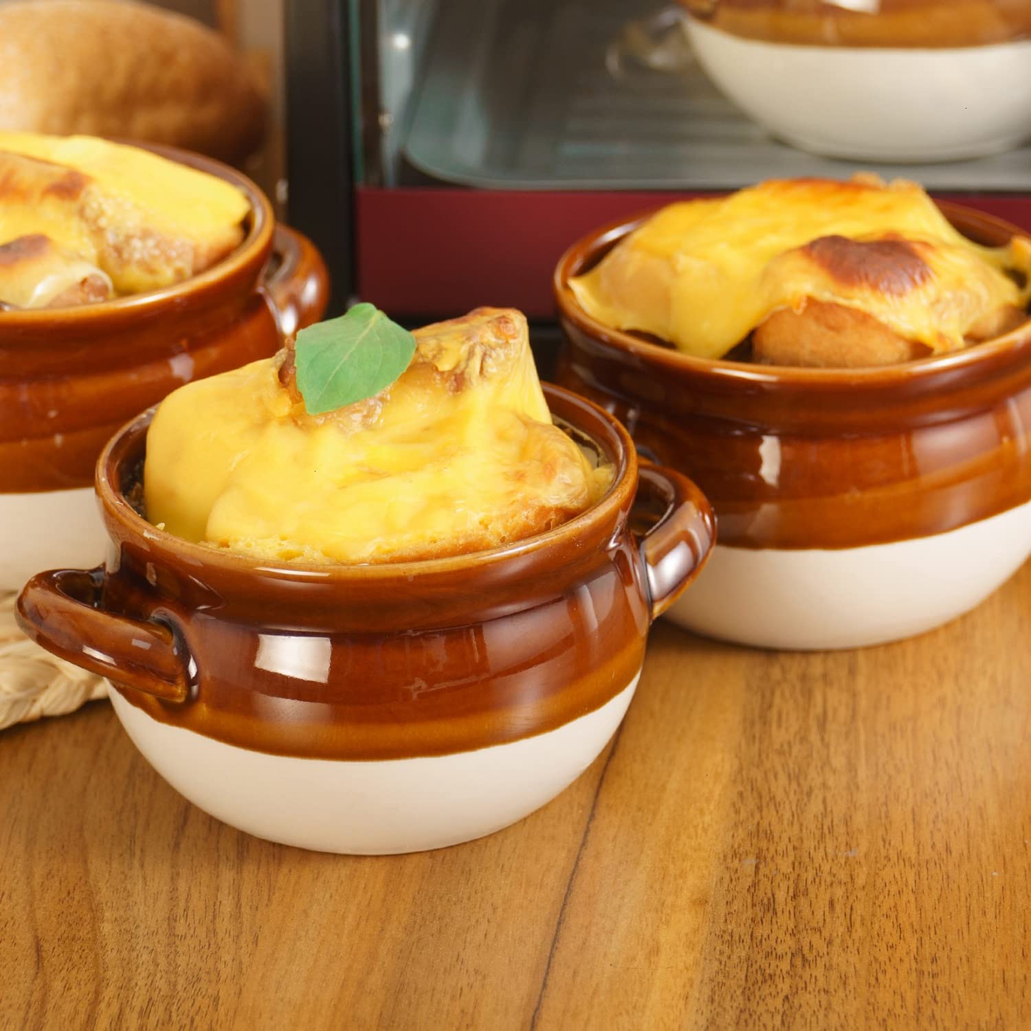 Vumdua sturdy ceramic walls help keep soups warm at table.