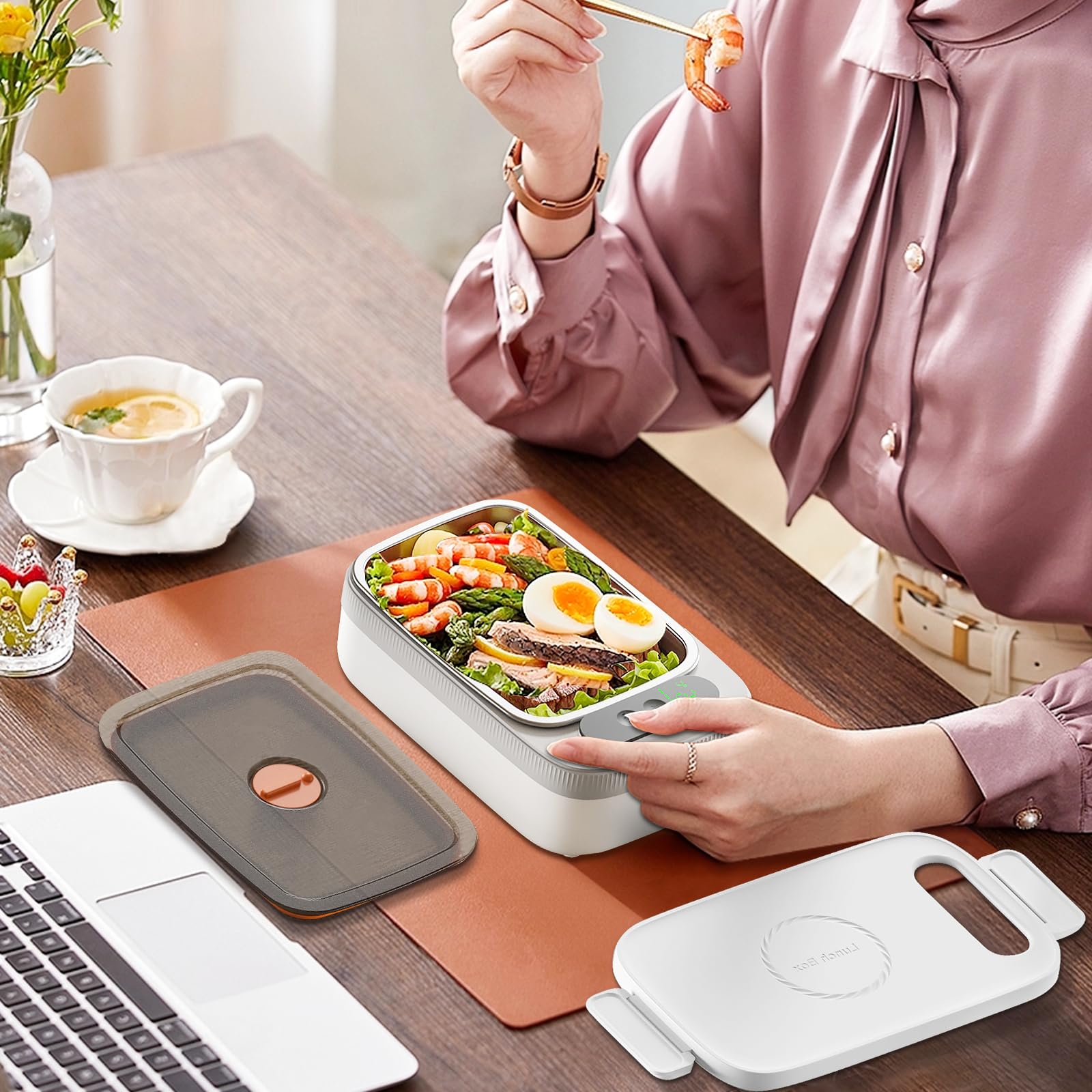 Portable design of the VVU&CCO lunch box fits in a backpack for easy transport.