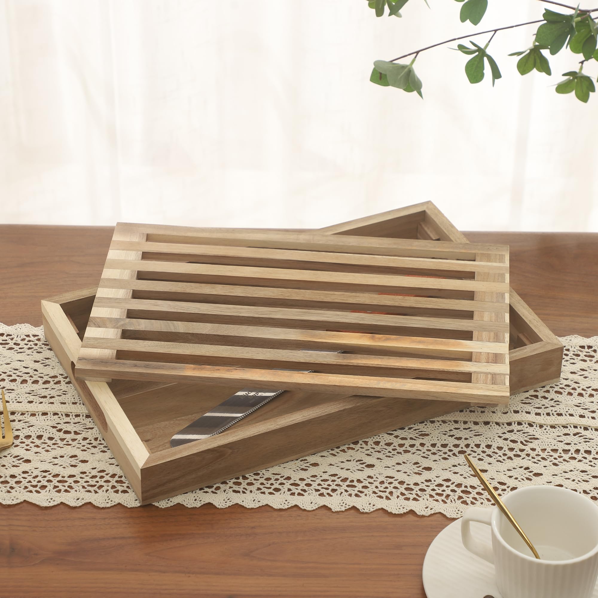 Vzodesr acacia wood bread slicer combines durability with rustic charm.