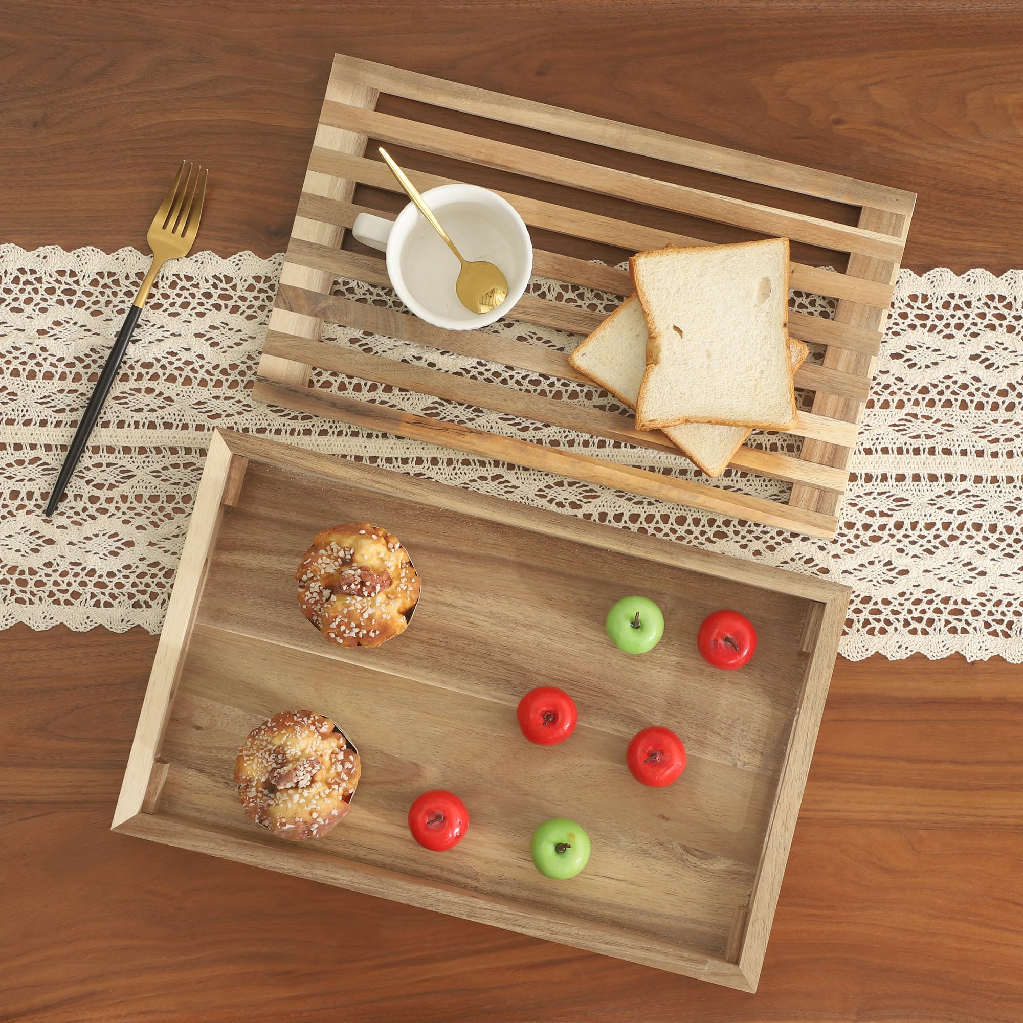 Vzodesr crumb tray with removable lid converts to a stylish serving tray.