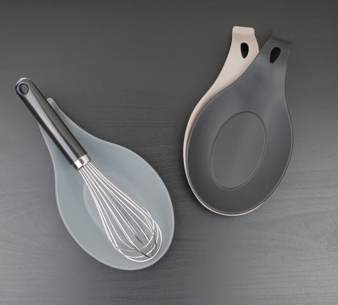 W. INNOVATIONS spoon rests with large dimensions for big utensils on display.