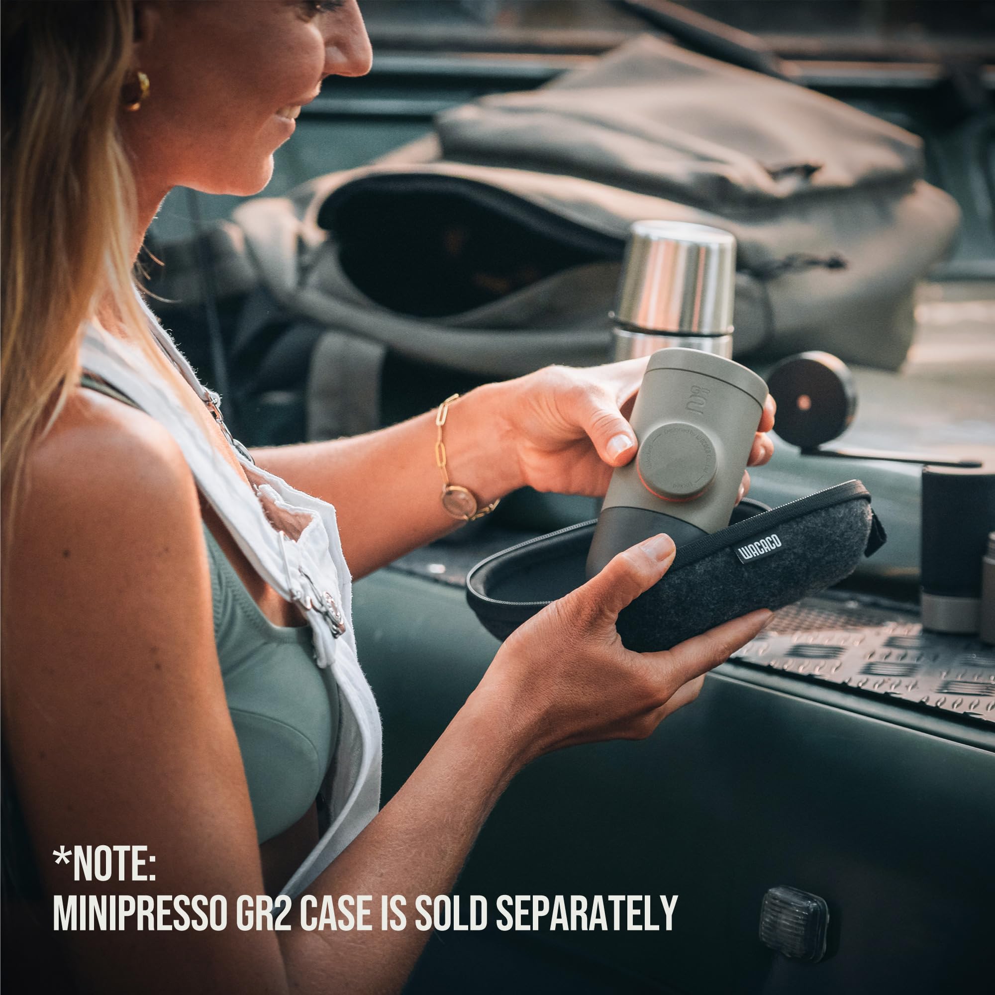 WACACO Minipresso GR2 compact design fits pockets for hassle-free carrying.