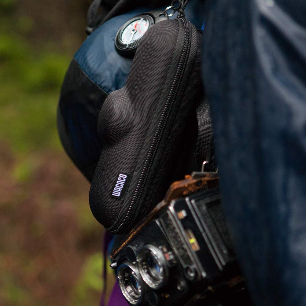 Wacaco Nanopresso L-Case carabiner attachment for quick clipping.