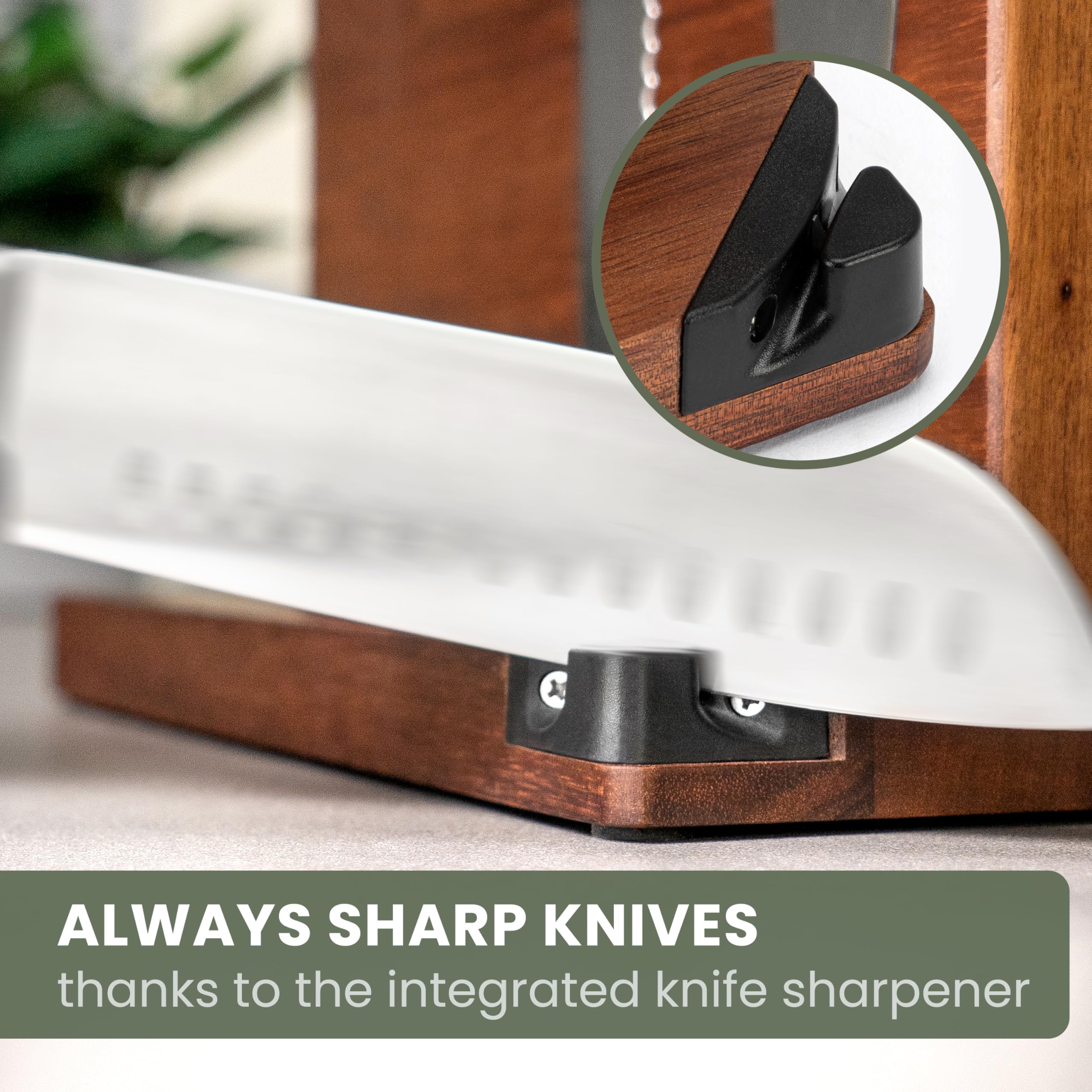 WALDWERK magnetic knife holder close-up highlights triple magnet rows for strong grip.