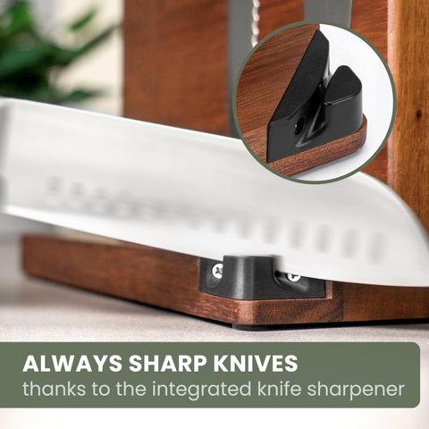 WALDWERK magnetic knife holder close-up highlights triple magnet rows for strong grip.