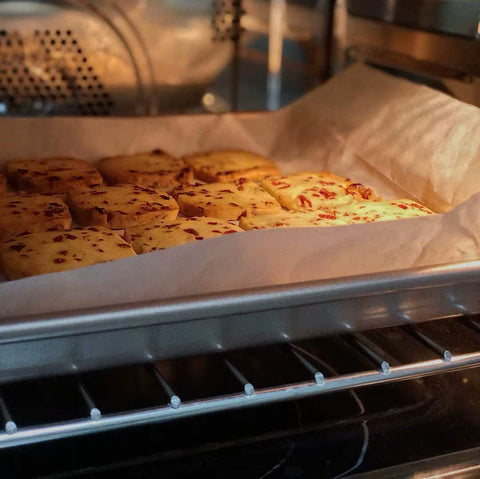 Walooza rust resistant bakeware designed for durable everyday use.