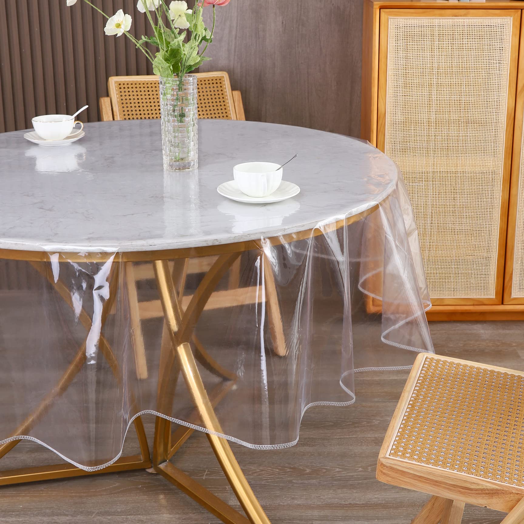 Walrus waterproof oil-proof vinyl table cover prevents spills on family meals
