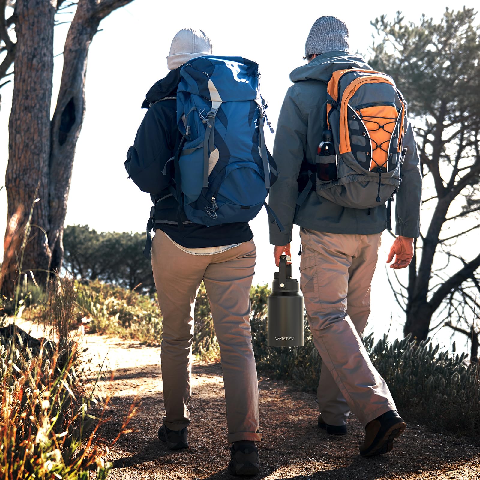 Watersy ergonomic handle design makes carrying easy during gym sessions.