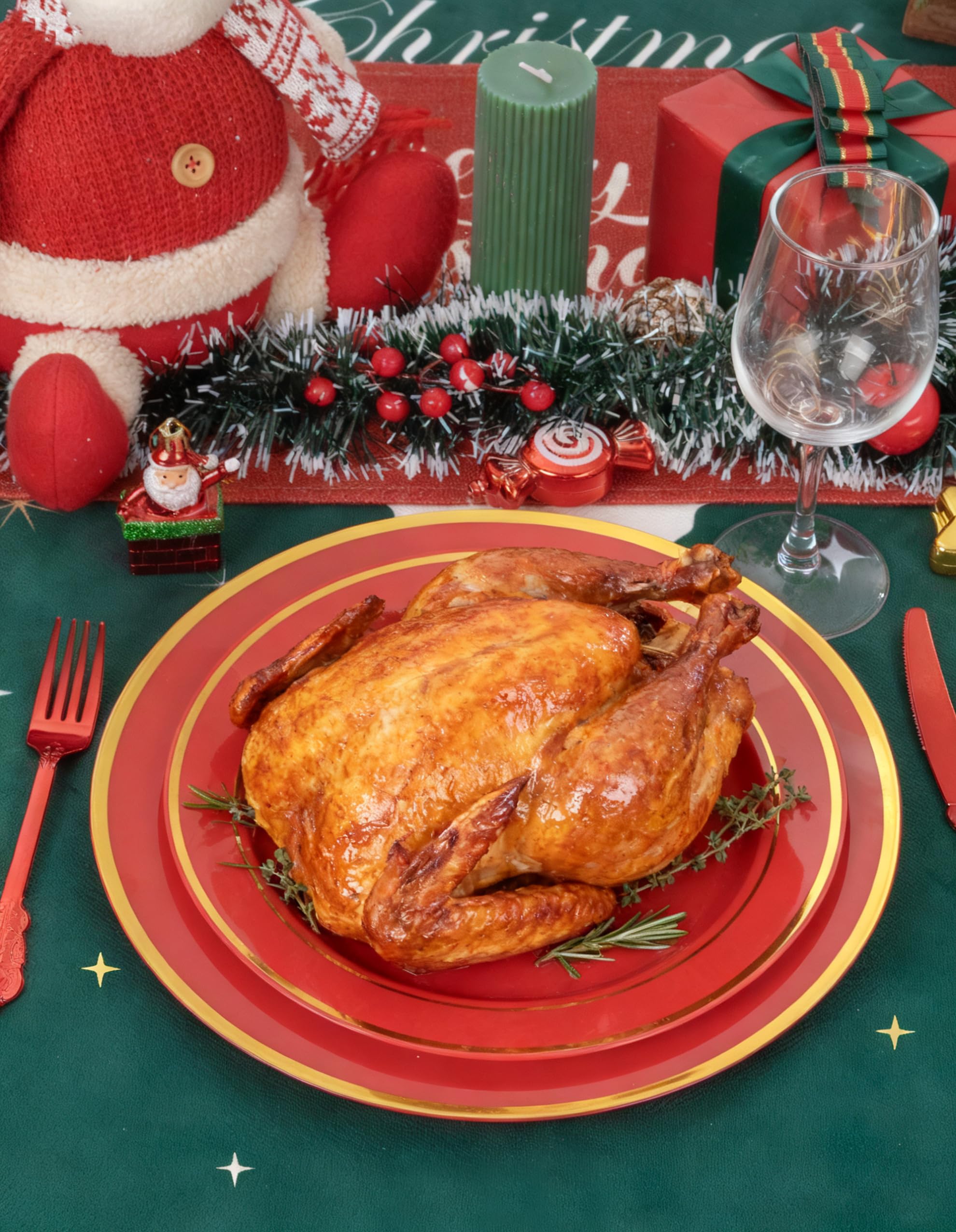 WDF Christmas party charger plate adds sparkle to holiday feasts