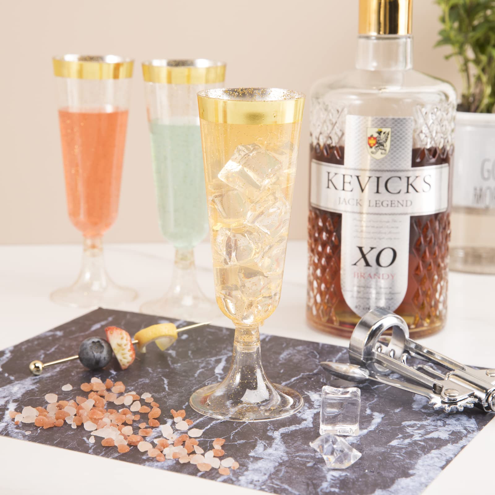 Ergonomic WDF champagne flutes improve grip