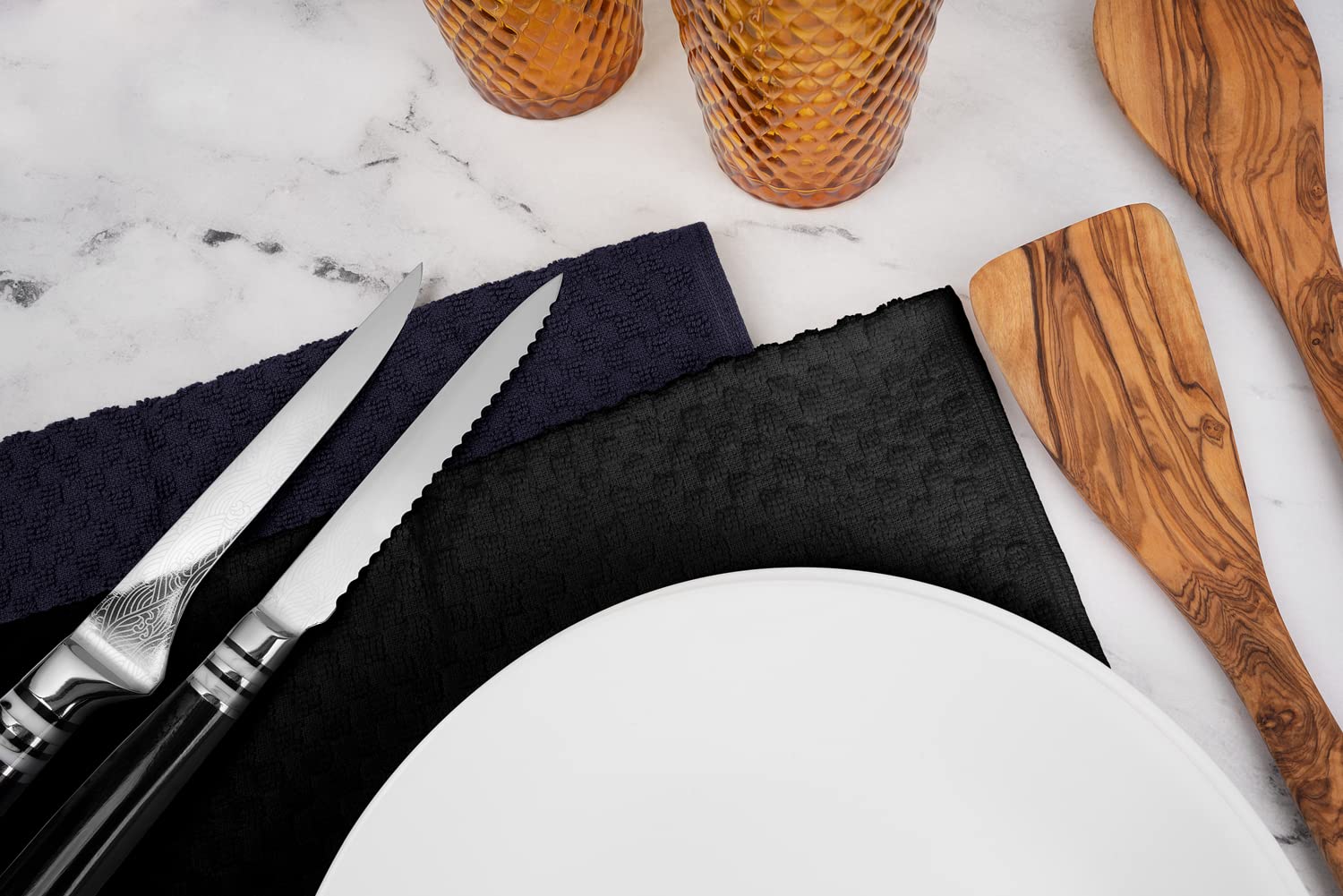 Wealuxe machine-washable cotton towels stay soft after washing.