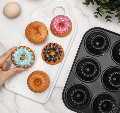 Close-up of Webake non-stick coating on the pan surface.