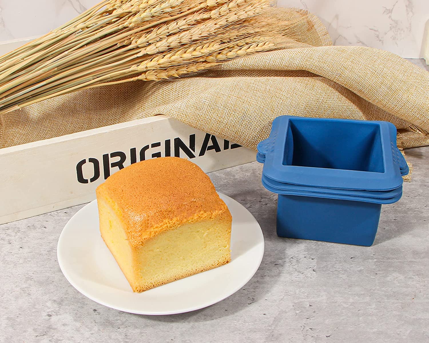 Webake silicone surface features non-stick release for easy unmolding.