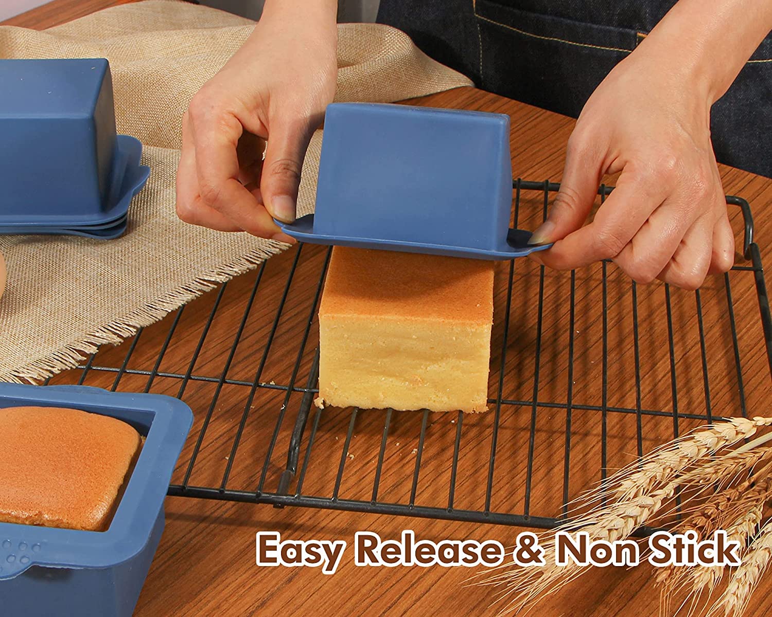 Webake 3x3 inch mold demonstrating oven, microwave, freezer compatibility.