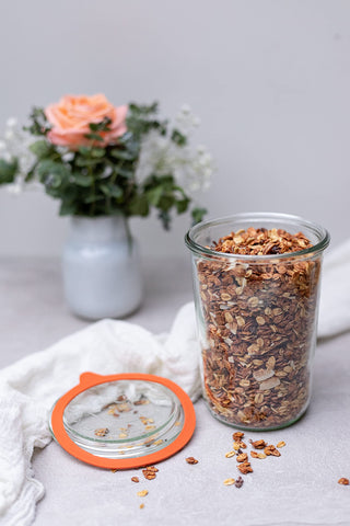 WECK 743 mold jar with glass lids and clips for reliable canning and freshness.